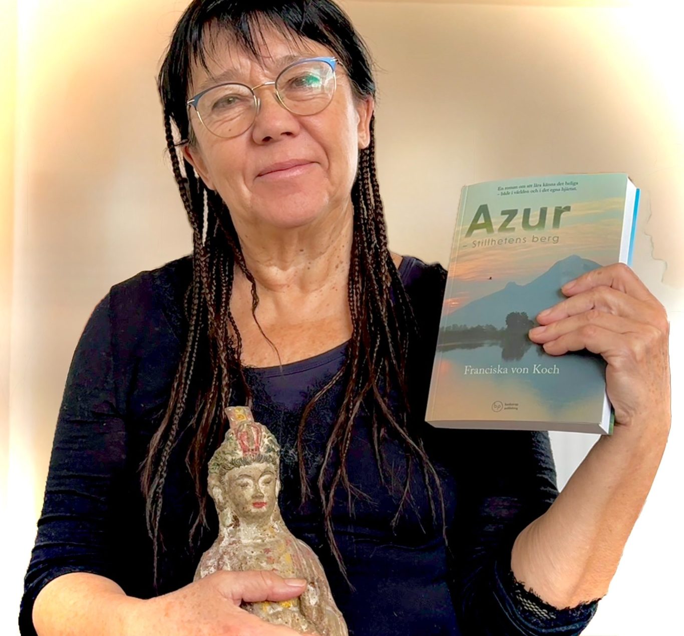 Får jag presentera AZUR - Stillhetens berg! Denna bok översätts till Engelska under 2026 Franciska von Koch